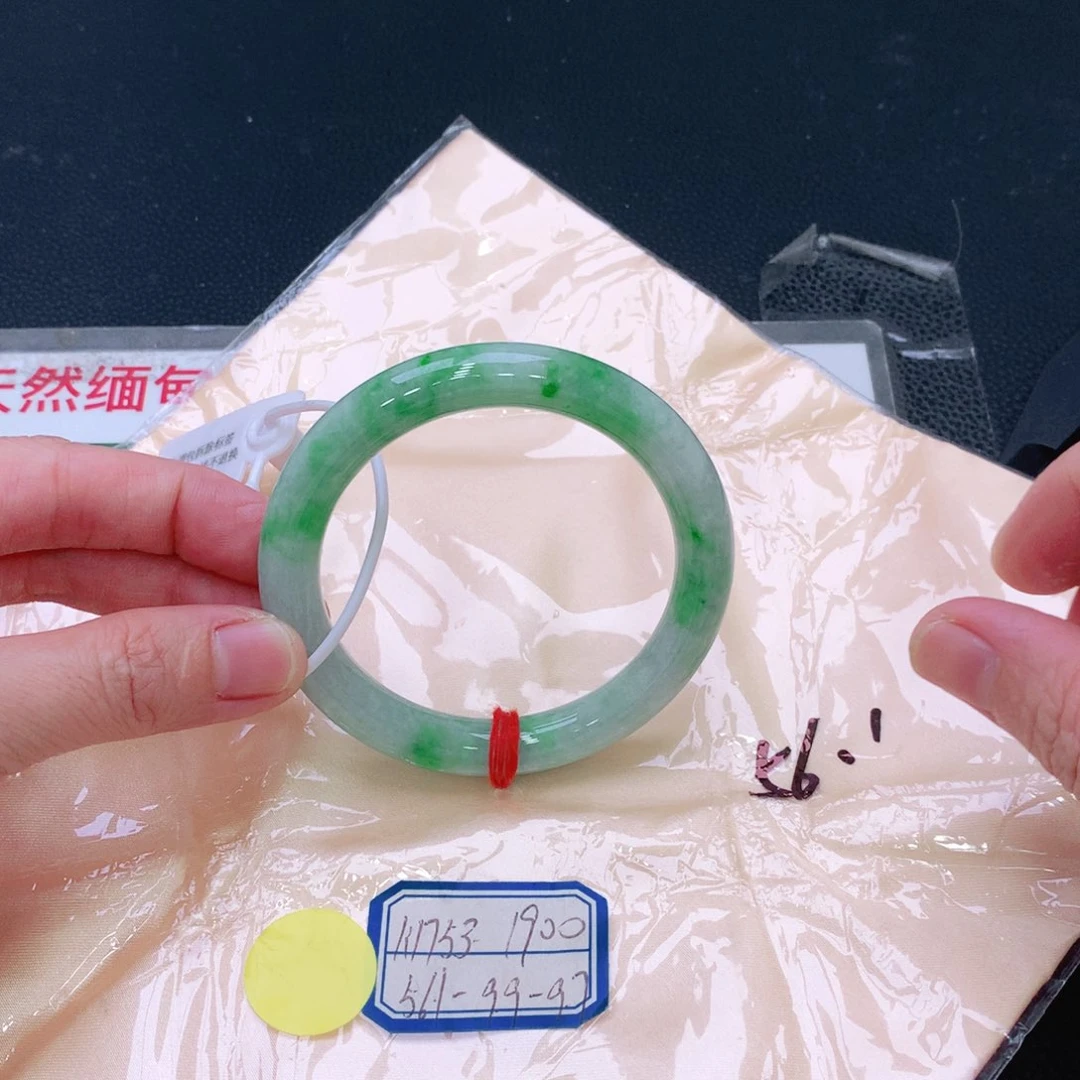未镶嵌手镯翡翠缅甸翡翠手镯