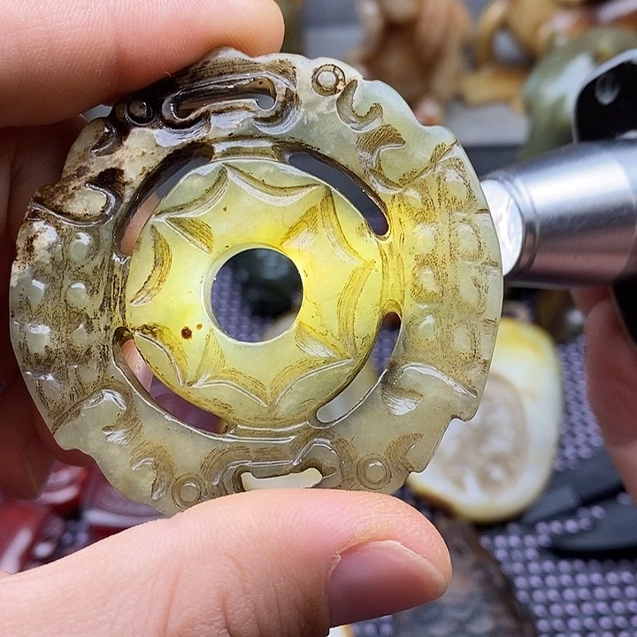 未镶嵌蛇纹石玉颈饰