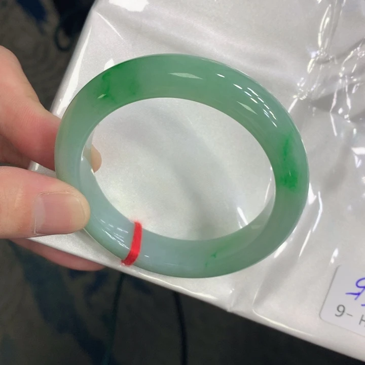 翡翠未镶嵌手镯翡翠
