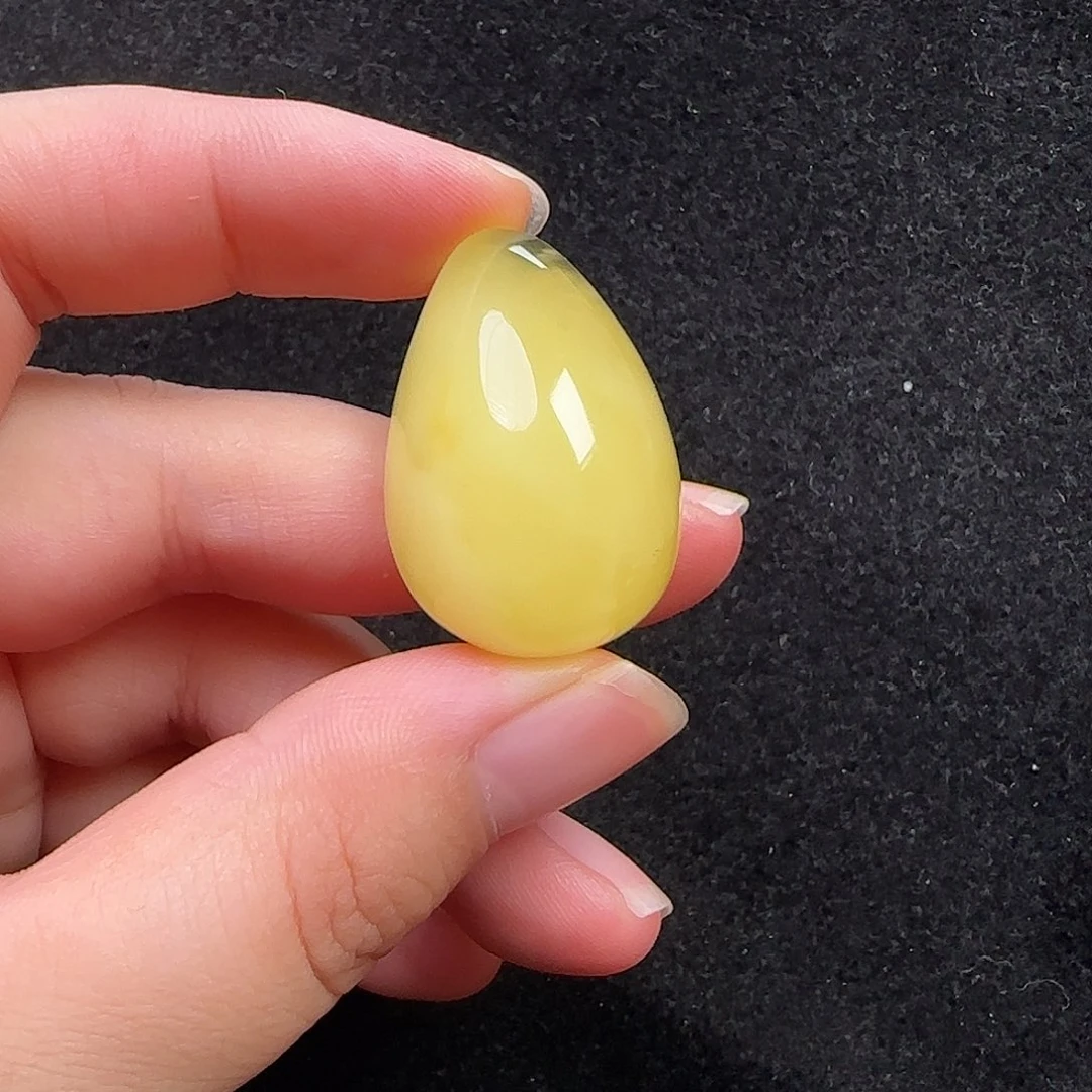 蜜蜡未镶嵌珠宝奇石