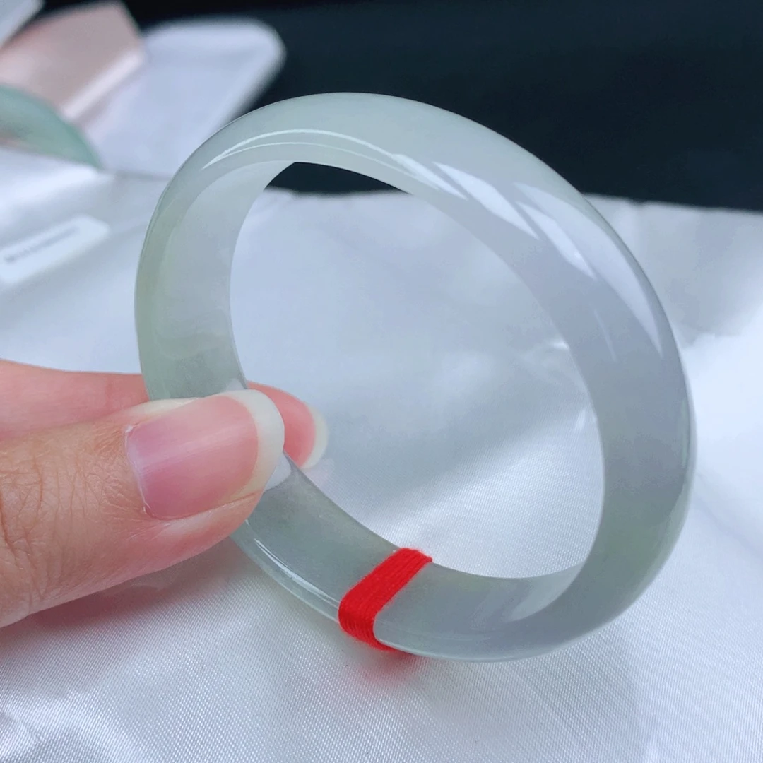 翡翠手镯未镶嵌54圈贵妃