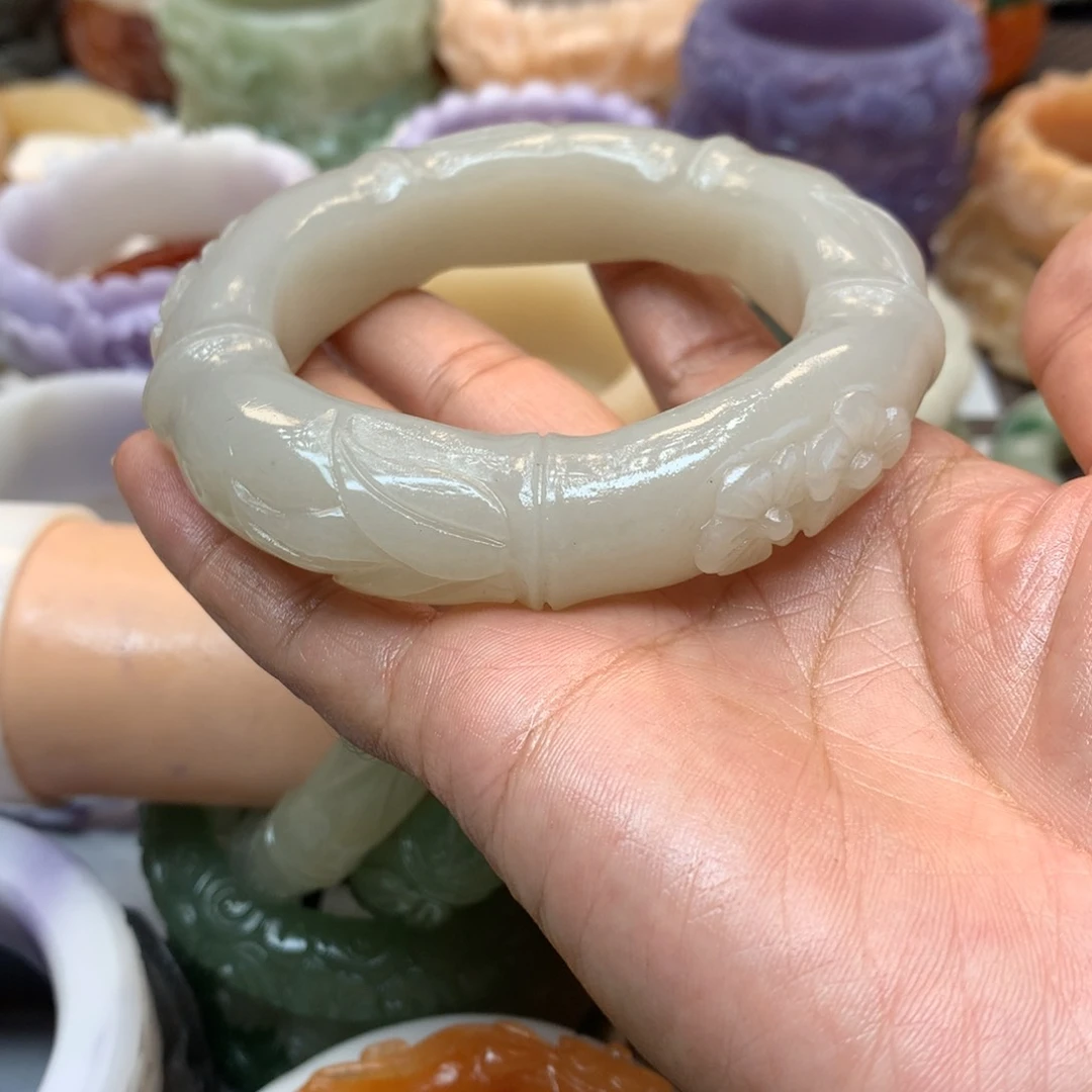 未镶嵌手镯石英质玉开****5