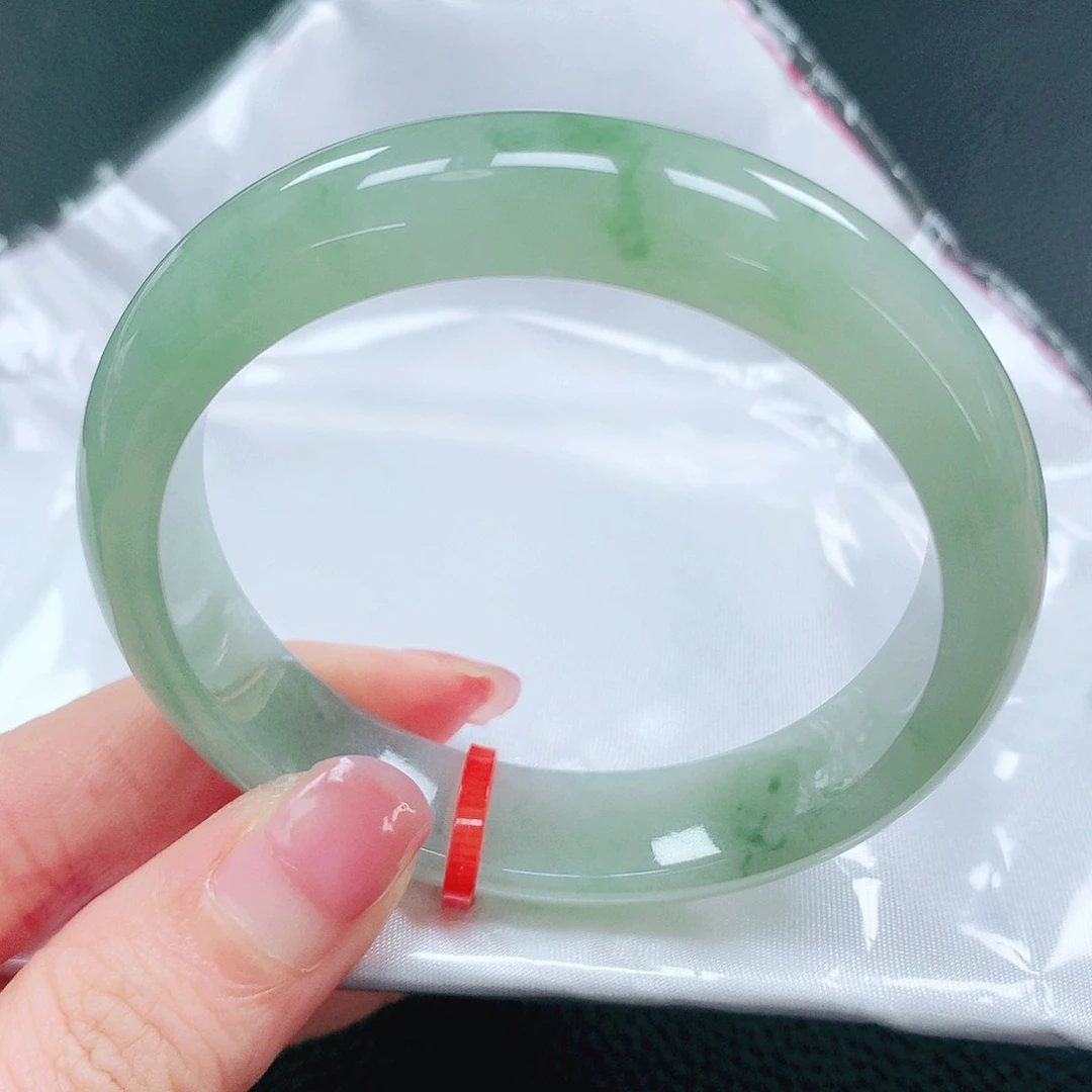 翡翠手镯未镶嵌53圈