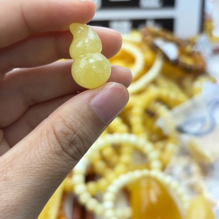 未镶嵌蜜蜡珠宝奇石