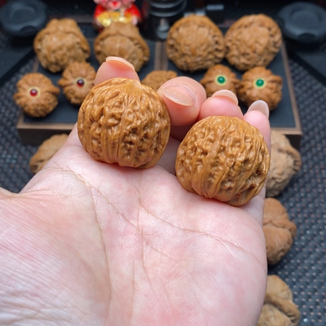 陈***琴把件文玩核桃龙珠