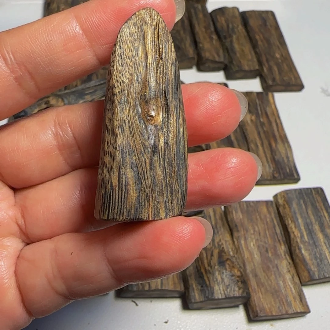 木忆**?树丁挂件、5.4克.