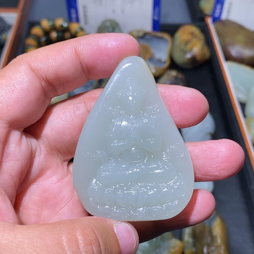 【闪购商品】和田玉颈饰未镶嵌光*