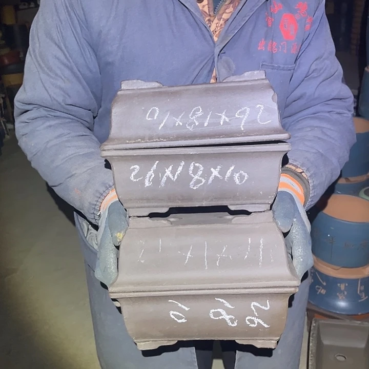 紫砂花盆紫砂花盆和一