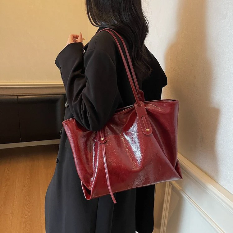 红色大容量通勤托特包包女2025新款轻奢小众单肩婚包女新娘包休闲