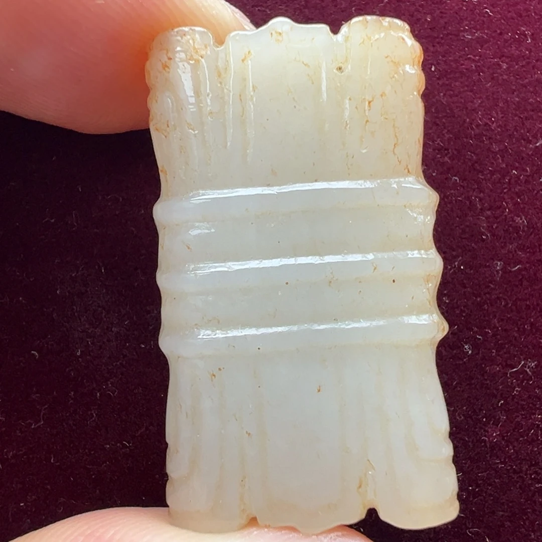 秋***旭和田玉未镶嵌颈饰