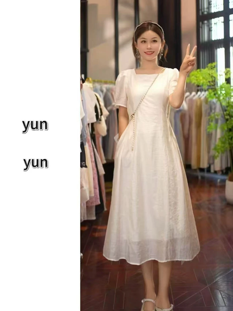 【云云】法式方领白色连衣裙女夏大方得体的连衣裙9010