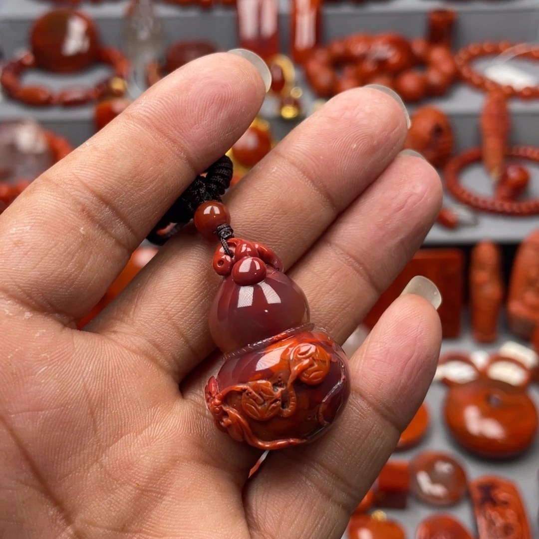 南红玛瑙未镶嵌珠宝奇石吊坠