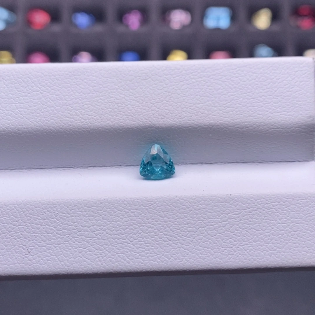 磷灰石裸石未镶嵌