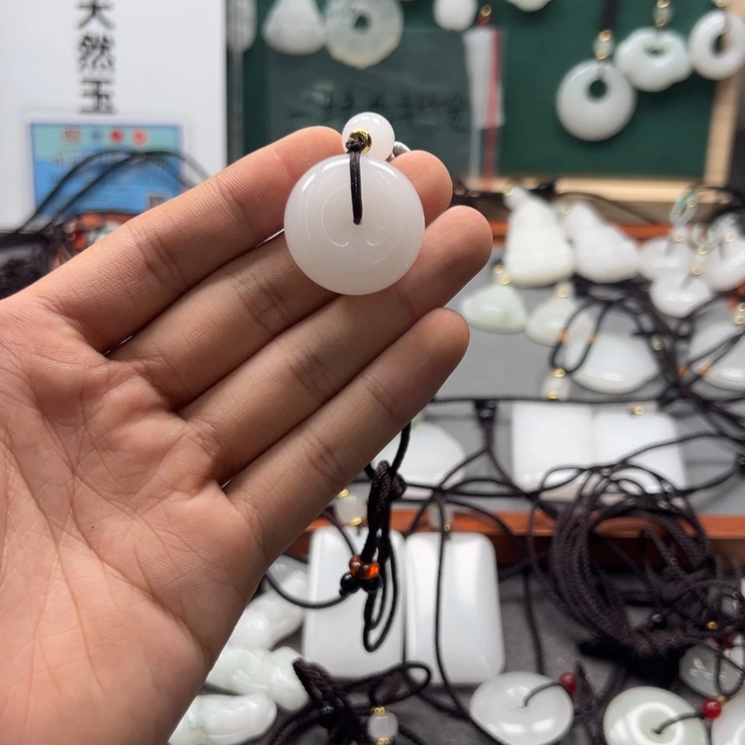 快***我颈饰合金石英质玉（非洲翠）