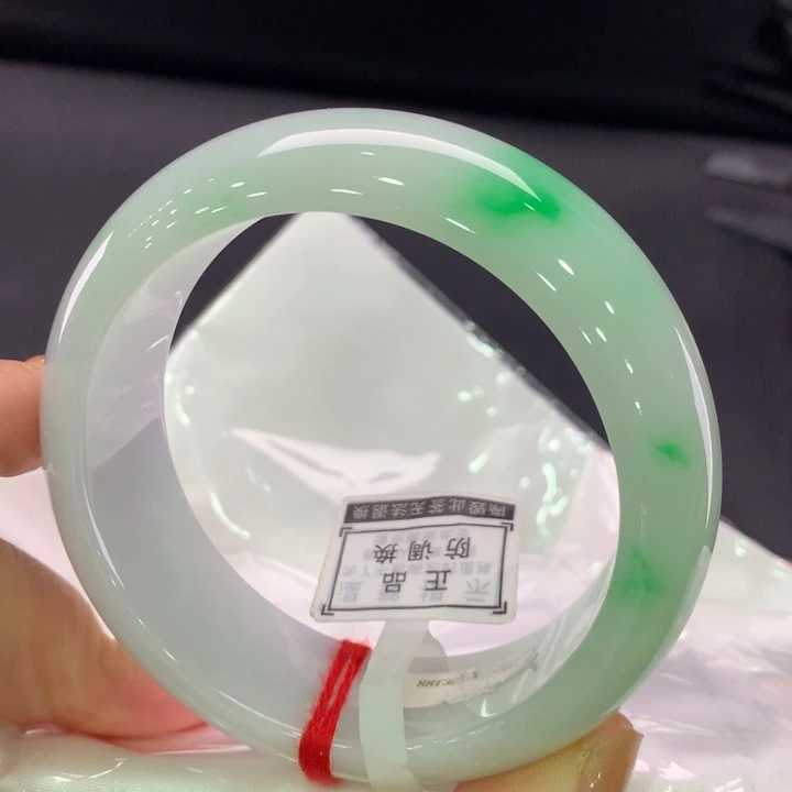 翡翠手镯未镶嵌正圈58-59，轮胎