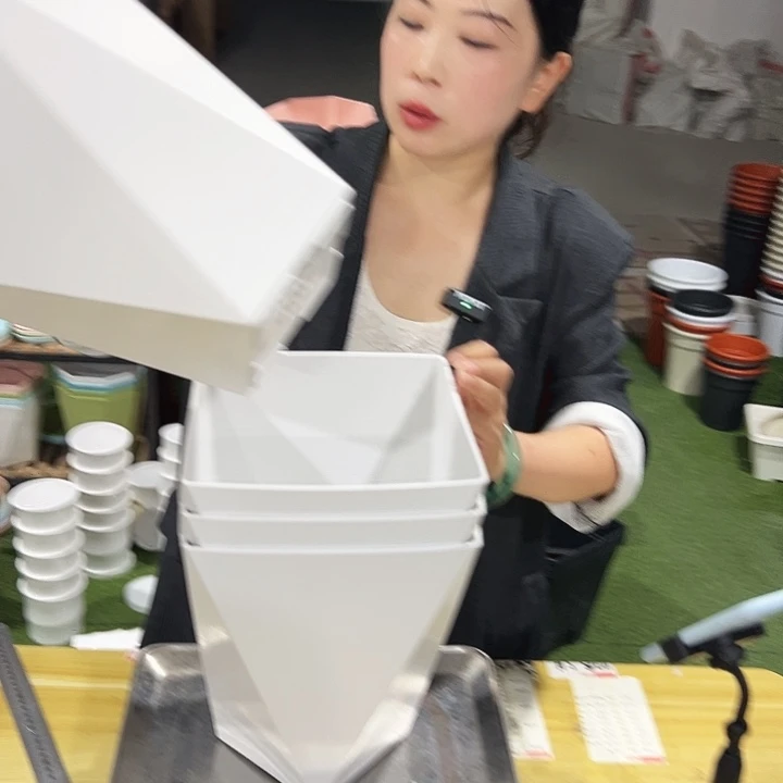 微瑕FV210口21高27白色4只无托
