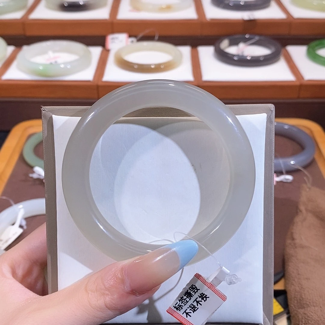 和田玉手镯未镶嵌怡