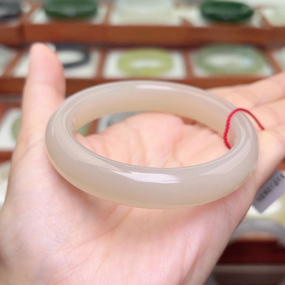 【闪购商品】未镶嵌手镯和田玉