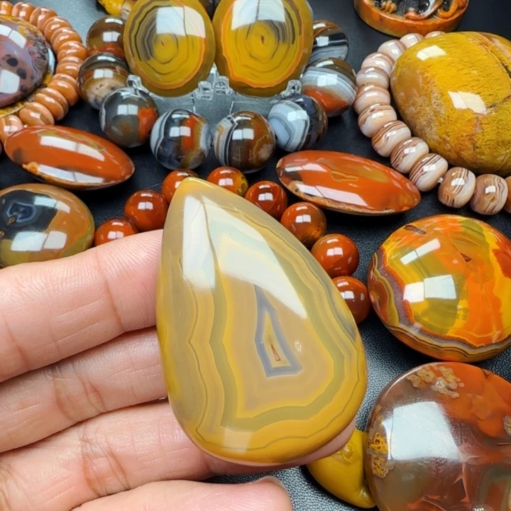 绩***师玛瑙/玉髓未镶嵌文玩珠宝