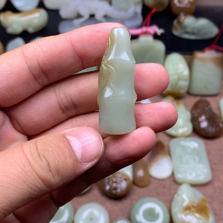 和田玉（糖玉）未镶嵌颈饰