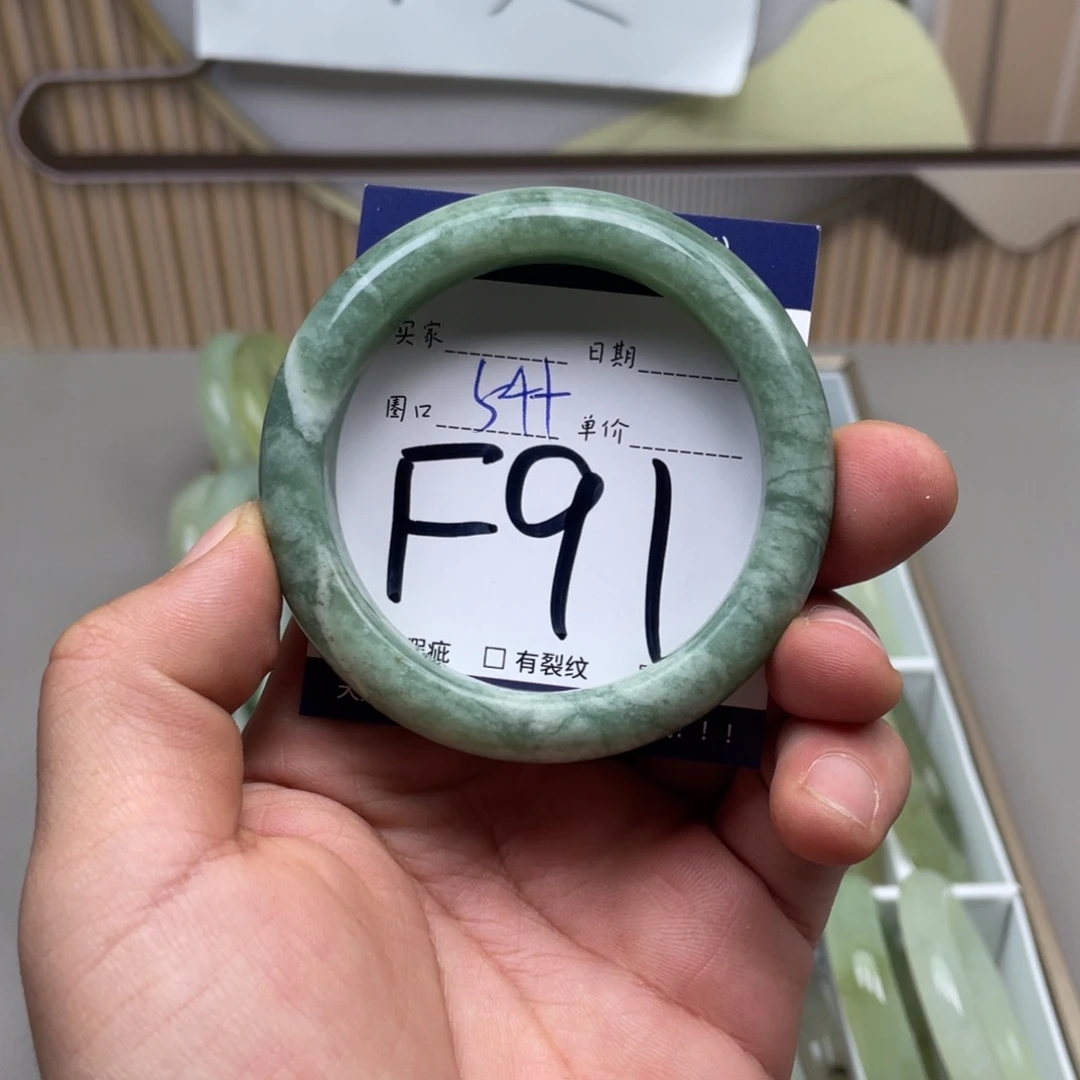 岫玉手镯手镯未镶嵌