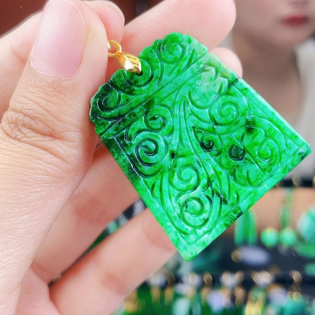 翡翠未镶嵌颈饰饰品