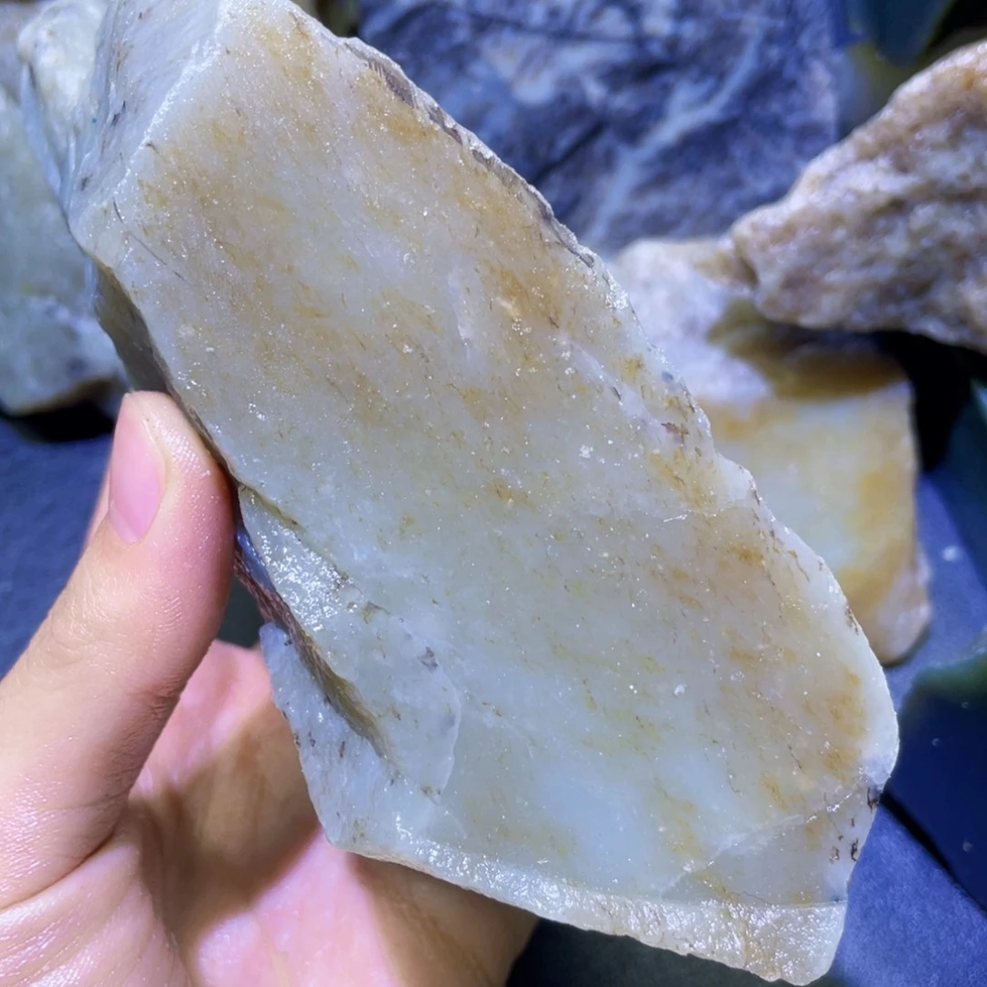 和田玉未镶嵌珠宝半成品