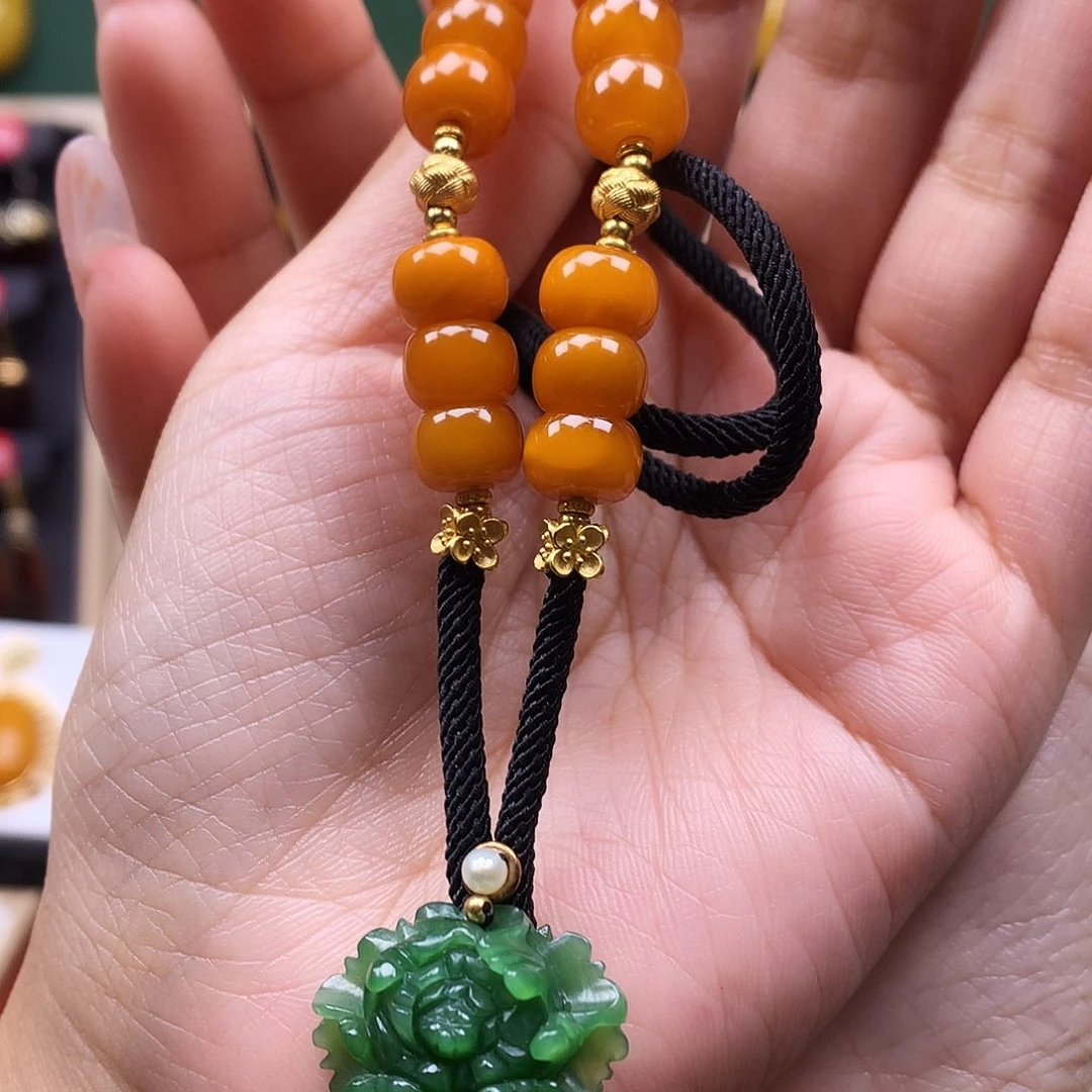 过***天蜜蜡未镶嵌颈饰吊坠