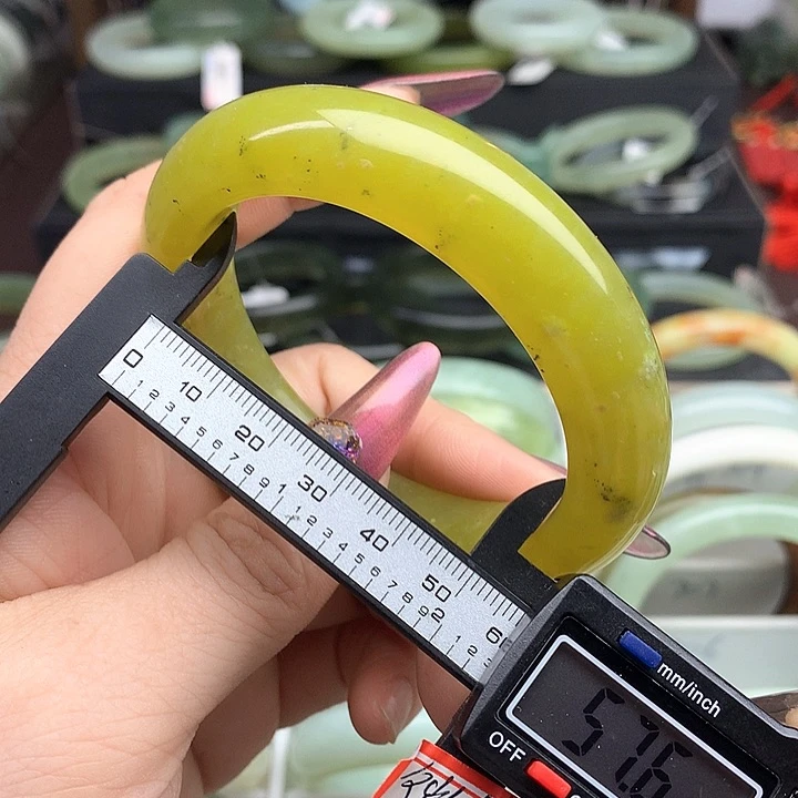 蛇纹石玉手镯未镶嵌703