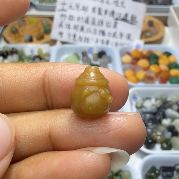 和田玉未镶嵌珠宝奇石