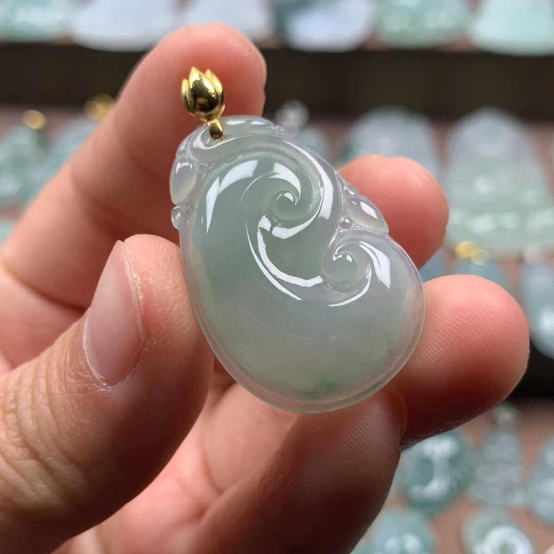 颈饰18K金镶嵌翡翠天然翡翠