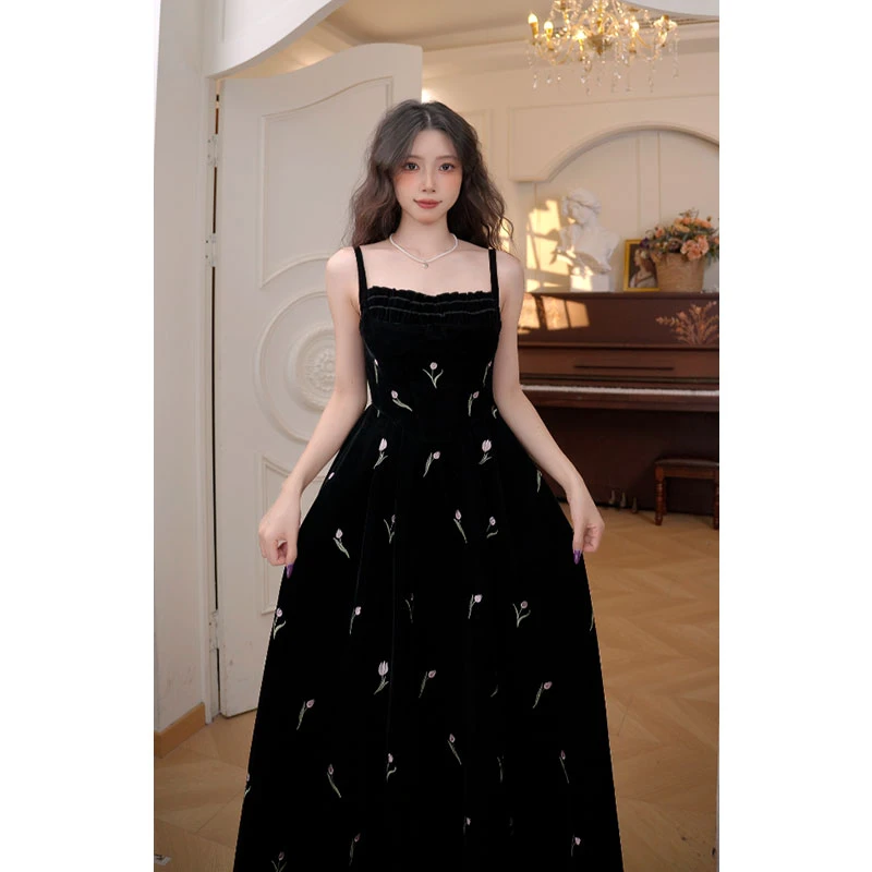 『一念关山』法式气质碎花设计感优雅吊带收腰小众连衣裙249