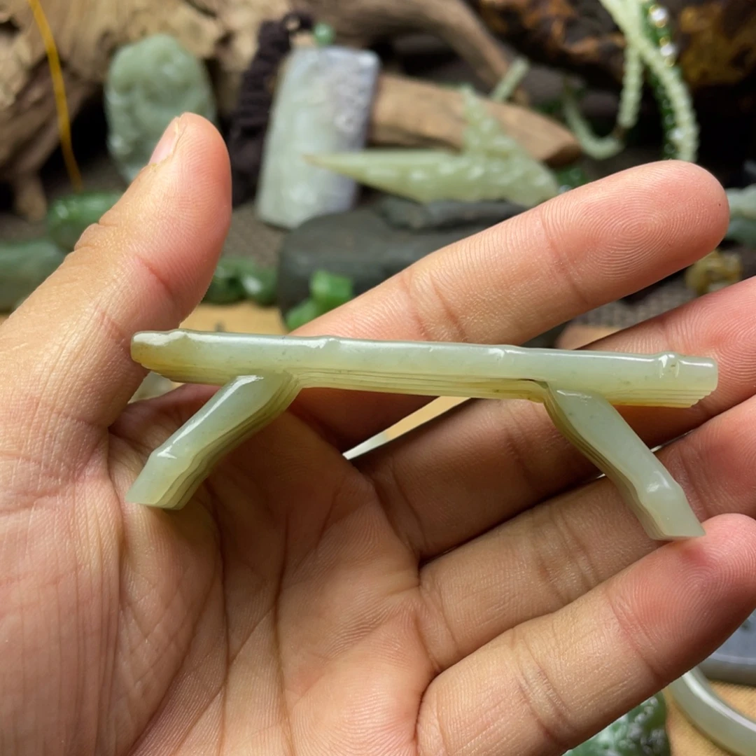 ****变和田玉未镶嵌颈饰