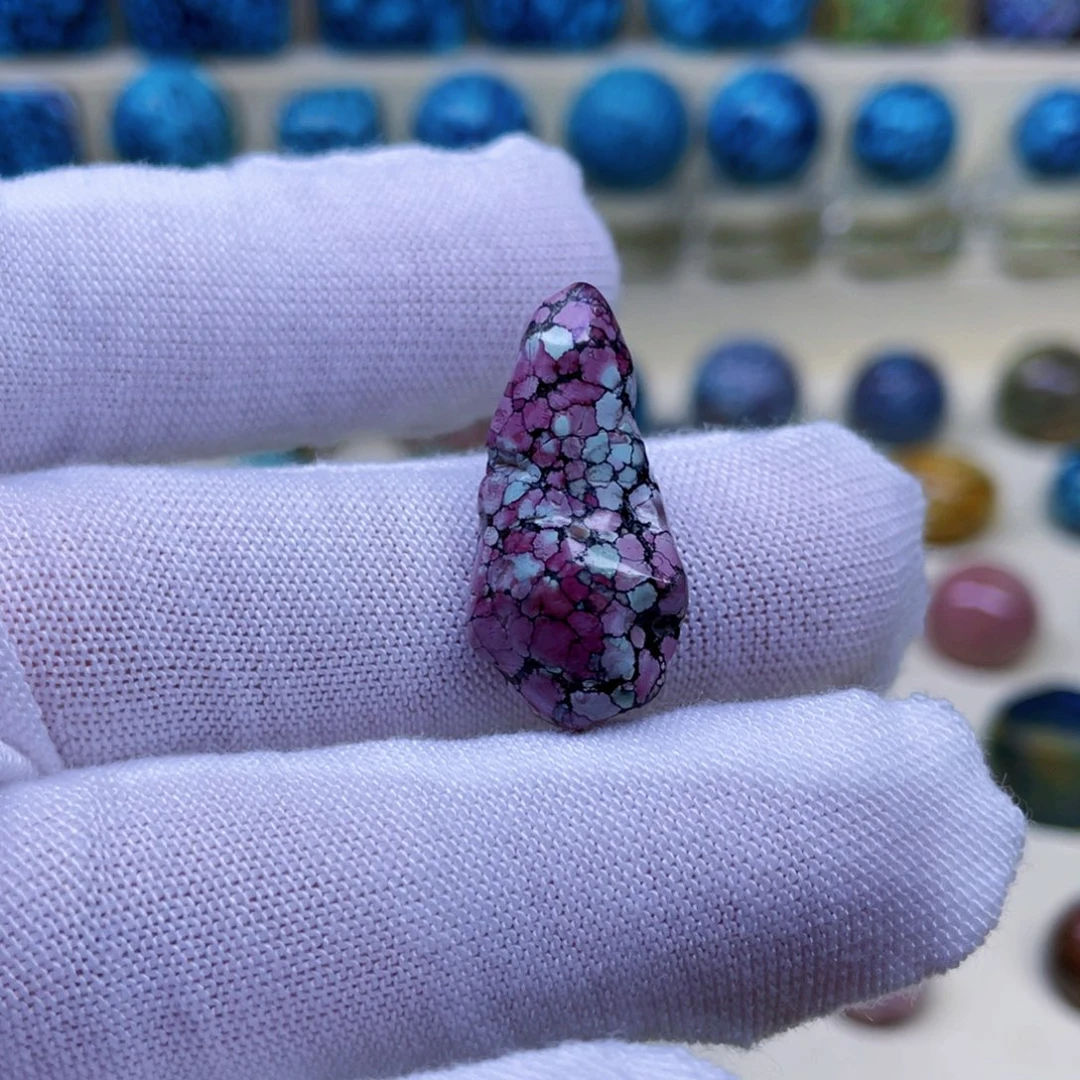 绿松石未镶嵌颈饰