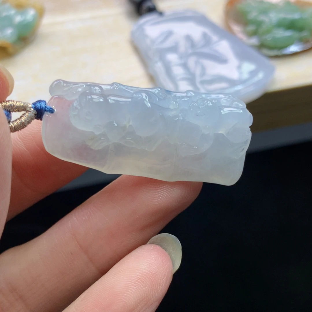 颈饰未镶嵌翡翠吊坠