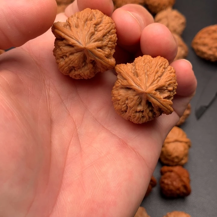 文玩核桃吊坠野生