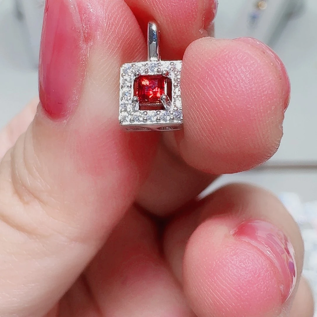 蓝宝石吊坠(不含链)银S925镶嵌吊坠