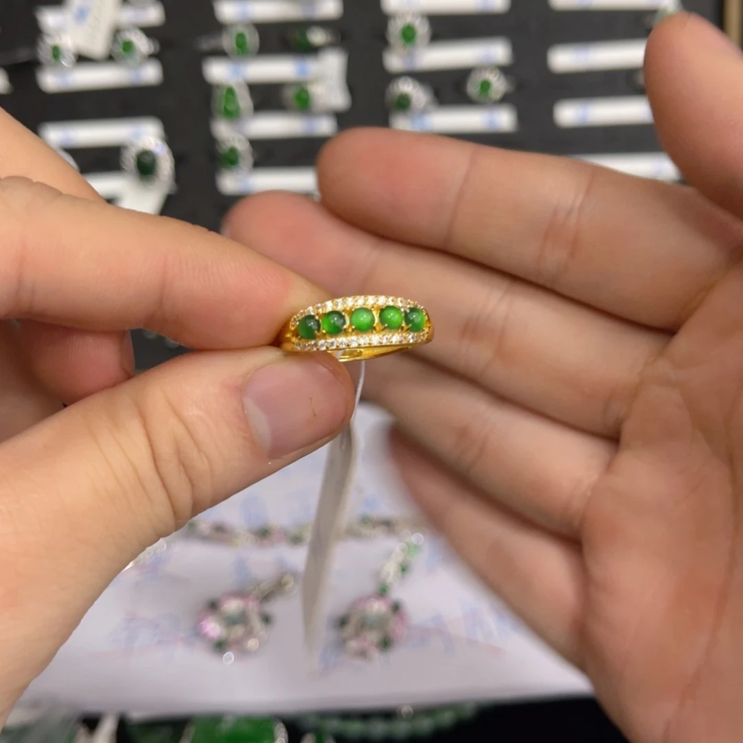 翡翠戒指银S925镶嵌翡翠戒指