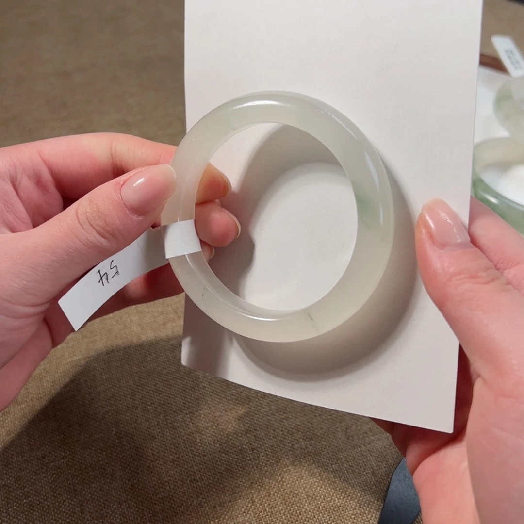 石英质玉未镶嵌手镯07