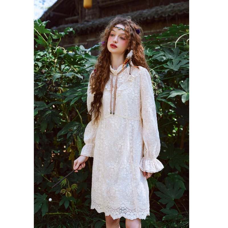 【福利款】菀壹连衣裙女重工绣花设计喇叭袖立领中长裙Q08020331