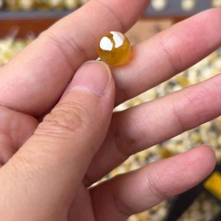 蜜蜡未镶嵌裸石10.6mm一个