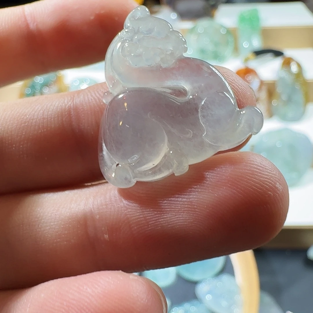 翡翠未镶嵌挂件麒麟