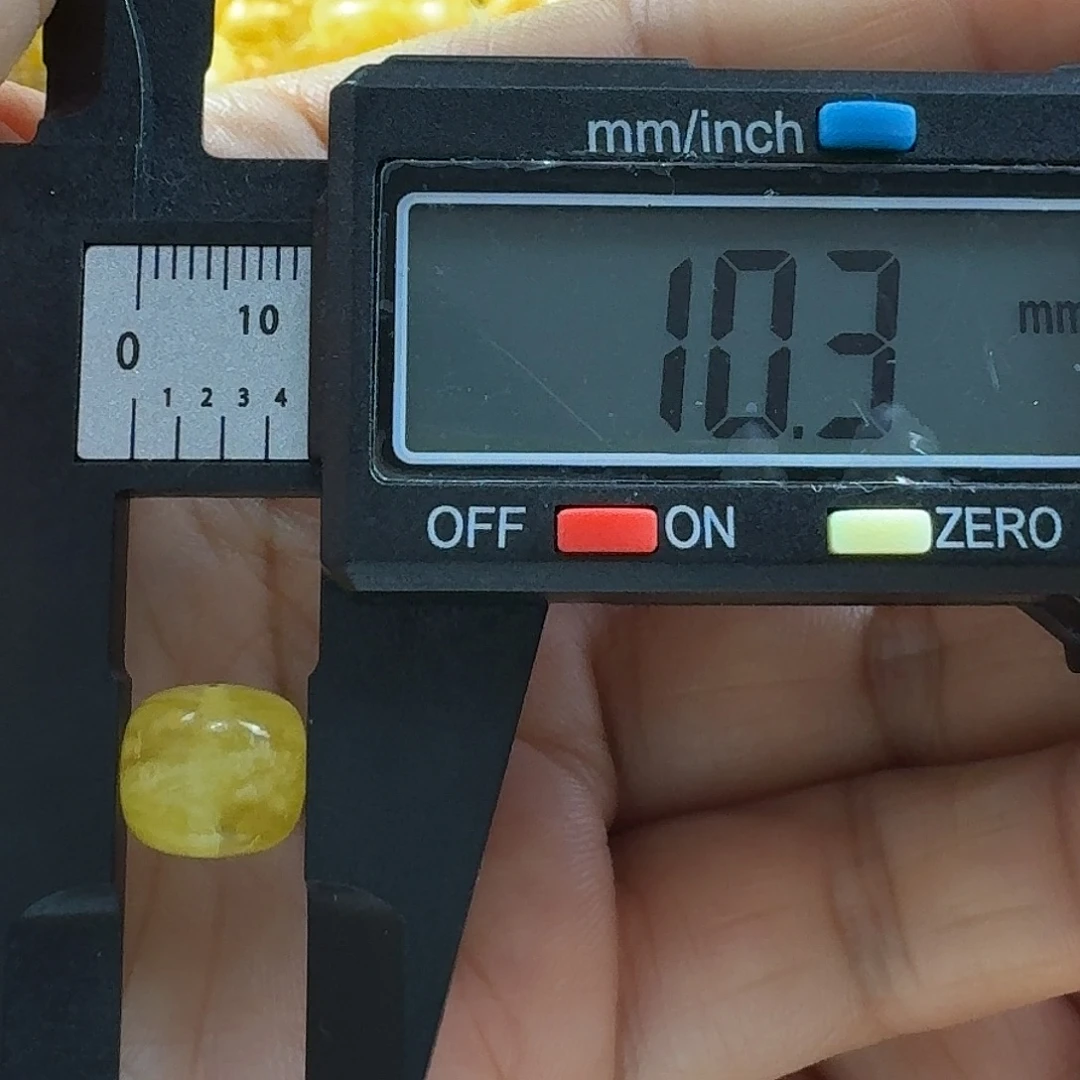 蜜蜡未镶嵌裸石23杂