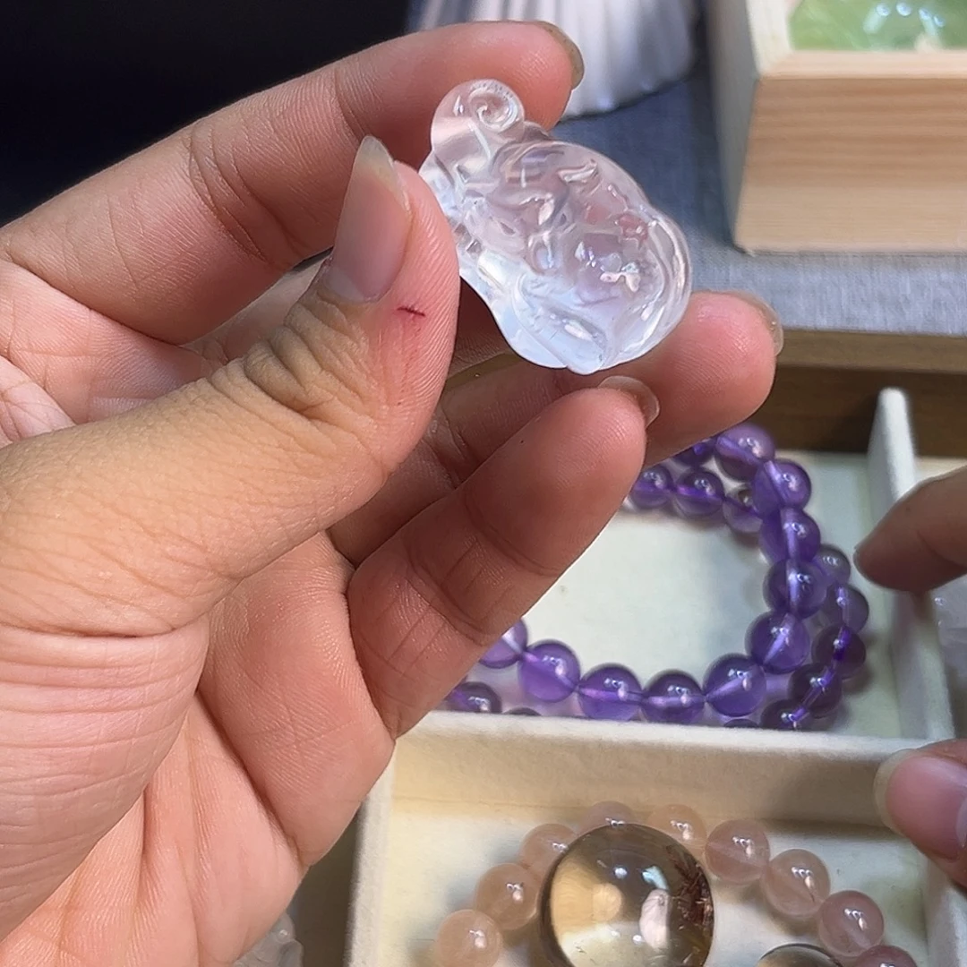 颈饰未镶嵌水晶粉晶