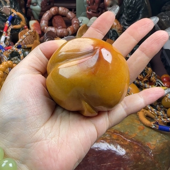 透闪石质玉未镶嵌珠宝奇石