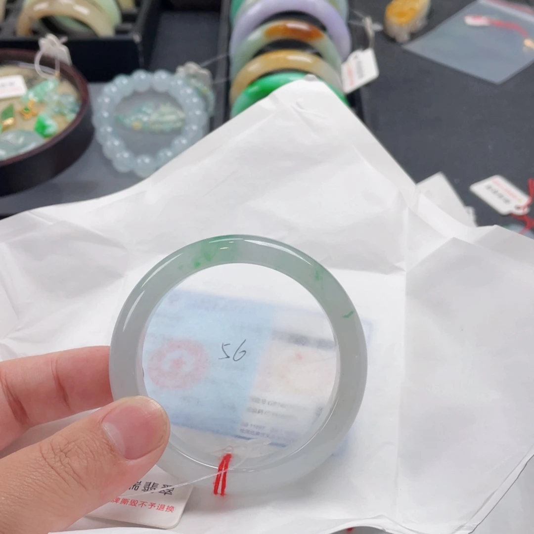 翡翠手镯未镶嵌暖*?手镯