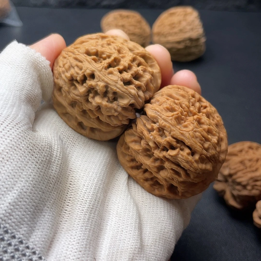 ****文玩核桃吊坠南疆石