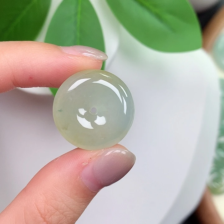 翡翠未镶嵌颈饰86；21-5.7mm