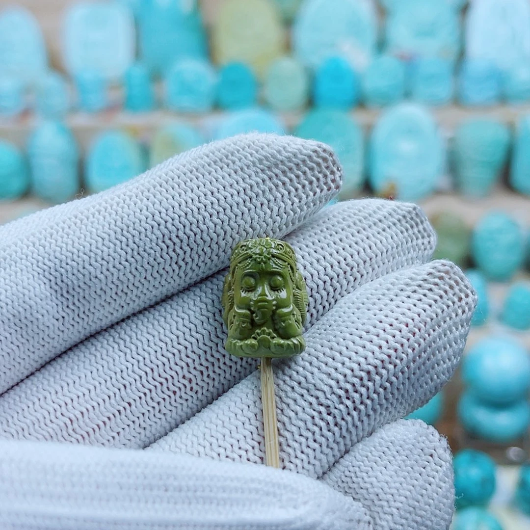 绿松石未镶嵌珠宝奇石