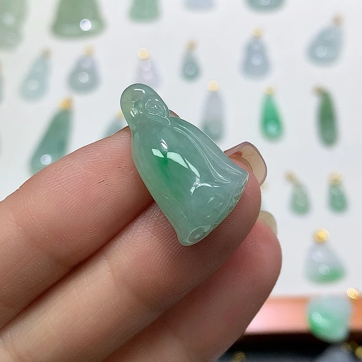 颈饰18K金镶嵌翡翠